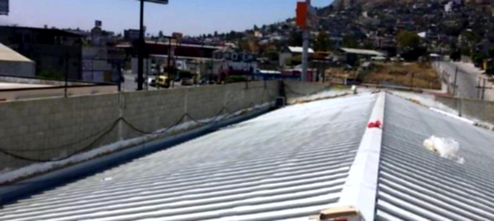 Instalación de techumbre metálica ejecutada por Electro Air en Baja California