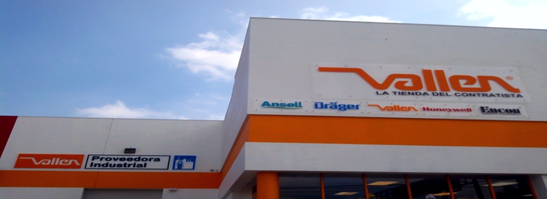 Fachada de cliente comercial atendido por Electro Air en Tijuana