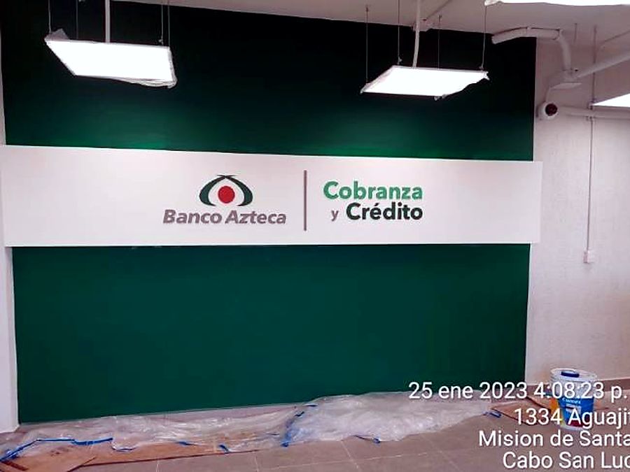 Interior de sucursal Banco Azteca en Cabo San Lucas terminada por Electro Air